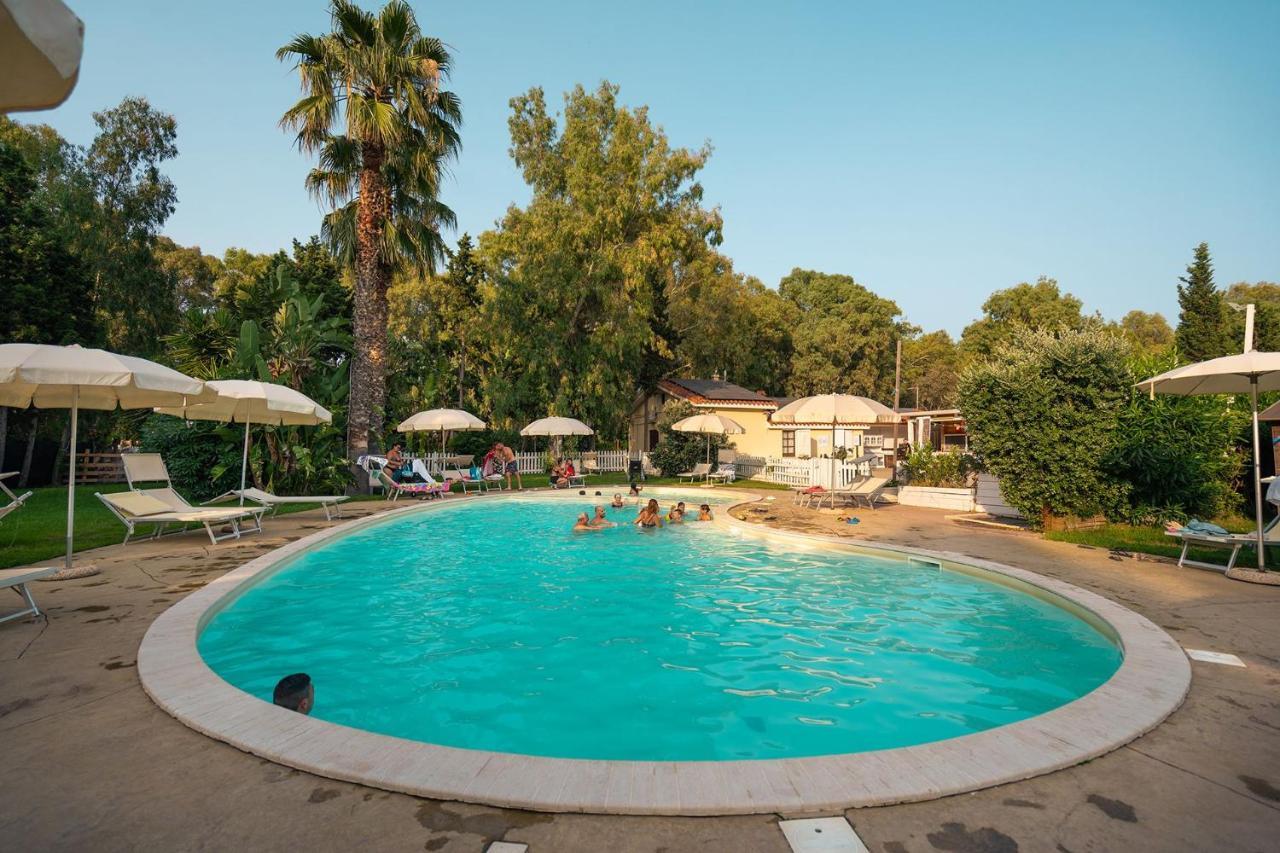 Kampaoh Flumendosa Hotel Santa Margherita di Pula Exterior foto
